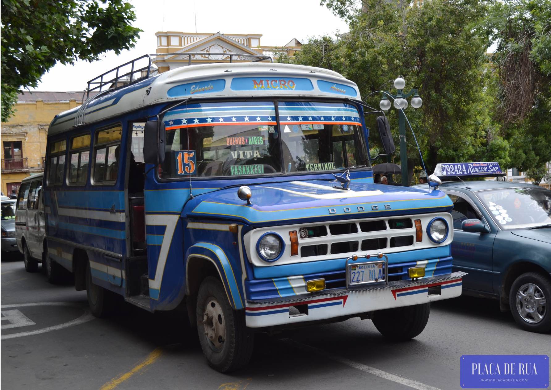 Típico ônibus na Bolívia